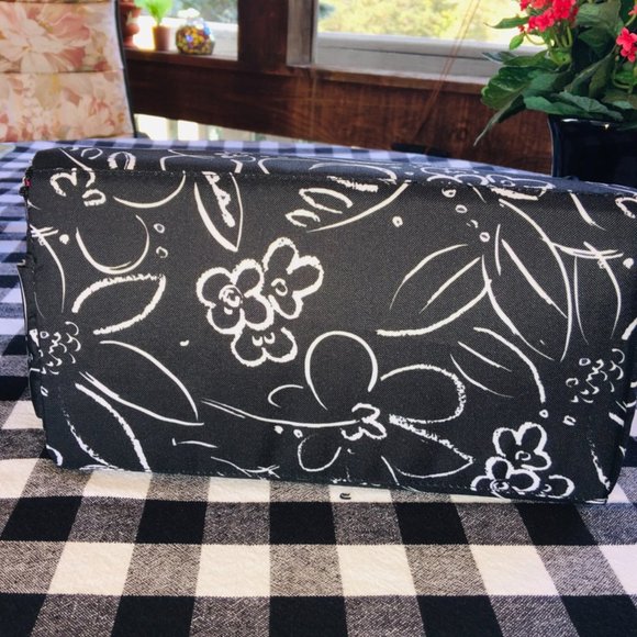 SALE! Handy Arctic Zone Tote with Thermal Insulation - Picture 6 of 14